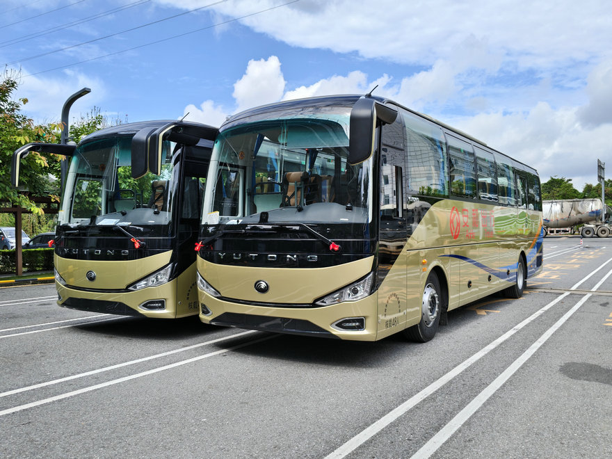 宇通48座大巴